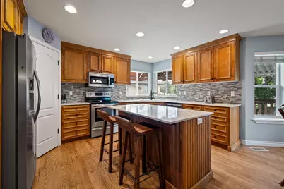 7126 S Griffiths Pl, Cottonwood Heights, UT 84121 - Photo 9