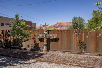 571 Mivida Dr, Moab, UT 84532 - Photo 19