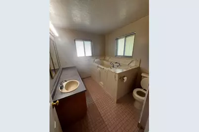 1404 S 1100 W, Syracuse, UT 84075 - Photo 19