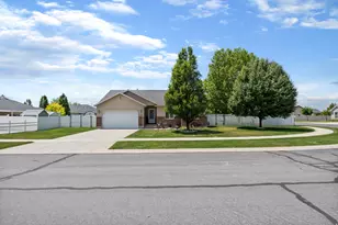 779 S 1250 W, Marriott-Slaterville City, UT 84404 - Photo 23