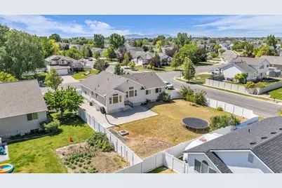 1173 Inverness Dr, Syracuse, UT 84075 - Photo 43