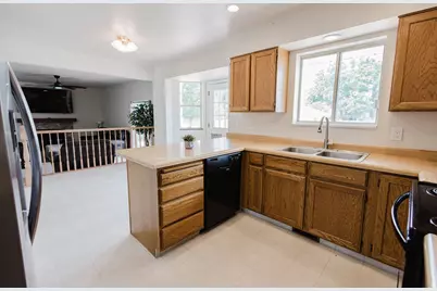 2544 W 12875 S, Riverton, UT 84065 - Photo 9