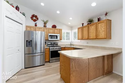 882 W 25 N, Clearfield, UT 84015 - Photo 13