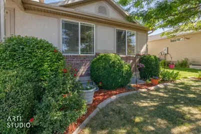 882 W 25 N, Clearfield, UT 84015 - Photo 5
