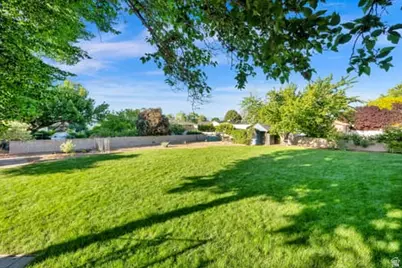 2304 W Bonanza Cir, South Jordan, UT 84095 - Photo 33