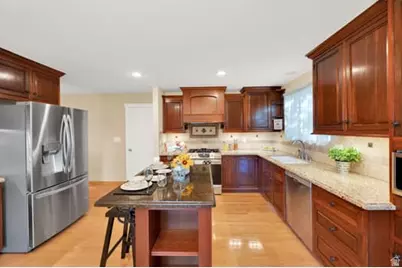 2304 W Bonanza Cir, South Jordan, UT 84095 - Photo 5
