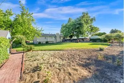 2304 W Bonanza Cir, South Jordan, UT 84095 - Photo 33