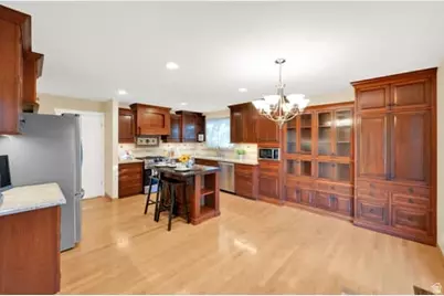 2304 W Bonanza Cir, South Jordan, UT 84095 - Photo 3