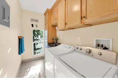 2304 W Bonanza Cir, South Jordan, UT 84095 - Photo 11