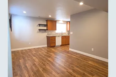 662 E Plum Creek Ln S, Ogden, UT 84404 - Photo 3