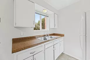 549 E Stringham Ave S, Salt Lake City, UT 84106 - Photo 7