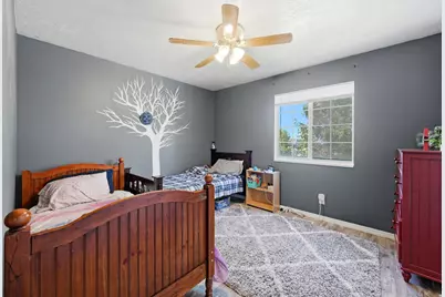 197 N 400 W, Clearfield, UT 84015 - Photo 17
