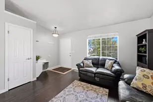 197 N 400 W, Clearfield, UT 84015 - Photo 5