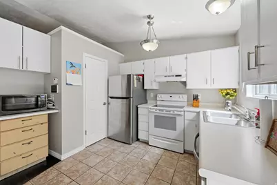 197 N 400 W, Clearfield, UT 84015 - Photo 9