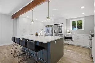 6557 S 2600 E, Cottonwood Heights, UT 84121 - Photo 7