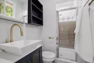 6557 S 2600 E, Cottonwood Heights, UT 84121 - Photo 15