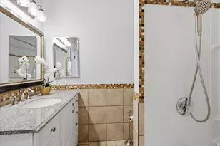 6557 S 2600 E, Cottonwood Heights, UT 84121 - Photo 17