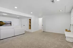 6557 S 2600 E, Cottonwood Heights, UT 84121 - Photo 23