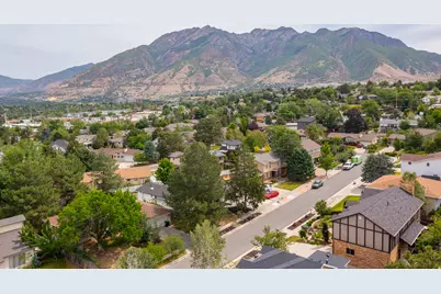 2241 E Somerset Dr S, Cottonwood Heights, UT 84121 - Photo 51