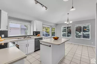 281 E Regent Park Ct S, Midvale, UT 84047 - Photo 13