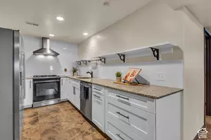281 E Regent Park Ct S, Midvale, UT 84047 - Photo 23
