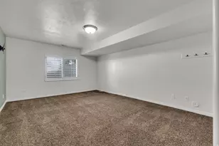 281 E Regent Park Ct S, Midvale, UT 84047 - Photo 25