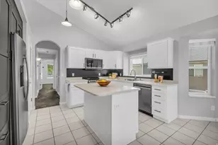 281 E Regent Park Ct S, Midvale, UT 84047 - Photo 9