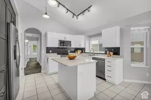 281 E Regent Park Ct S, Midvale, UT 84047 - Photo 11