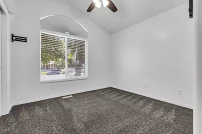 281 E Regent Park Ct S, Midvale, UT 84047 - Photo 13