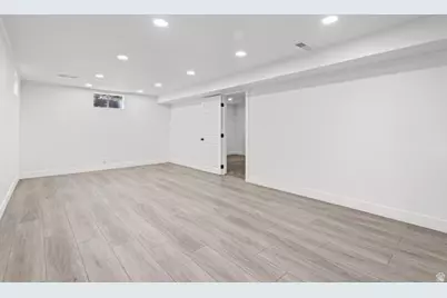 1016 S 400 W, Bountiful, UT 84010 - Photo 29