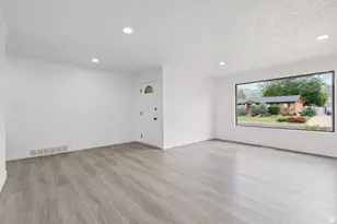 1016 S 400 W, Bountiful, UT 84010 - Photo 9