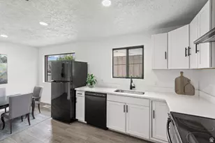 1016 S 400 W, Bountiful, UT 84010 - Photo 13