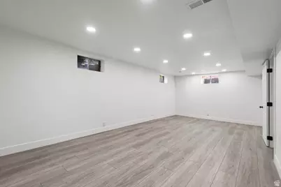 1016 S 400 W, Bountiful, UT 84010 - Photo 27