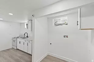 1016 S 400 W, Bountiful, UT 84010 - Photo 25