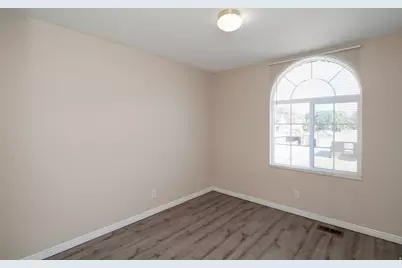 742 E Rowley Dr S, Millcreek, UT 84107 - Photo 9