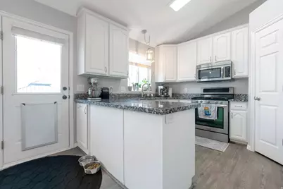 5244 W Shaggy Peak Dr, Riverton, UT 84096 - Photo 9
