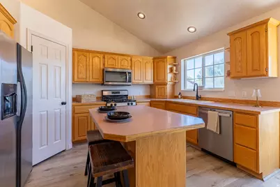 1016 W 1600 N, Lehi, UT 84043 - Photo 5