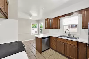565 E 400 S, Clearfield, UT 84015 - Photo 5