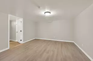 565 E 400 S, Clearfield, UT 84015 - Photo 15