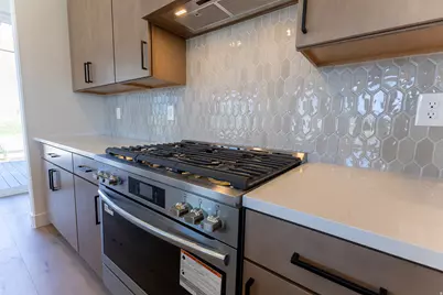 6824 W South Jordan Pkwy S #469, South Jordan, UT 84009 - Photo 9