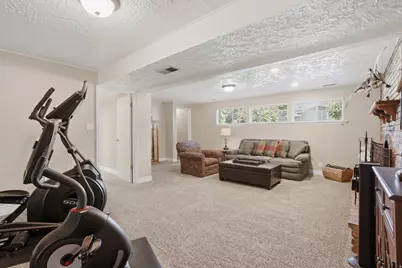 2590 E Country Ave, Cottonwood Heights, UT 84121 - Photo 29