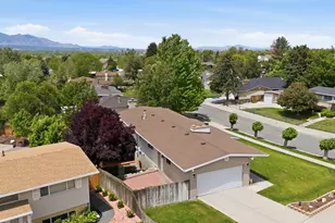 2590 E Country Ave, Cottonwood Heights, UT 84121 - Photo 49