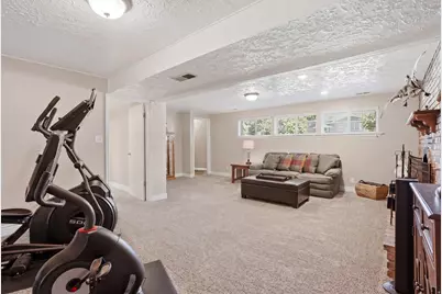 2590 E Country Ave, Cottonwood Heights, UT 84121 - Photo 27