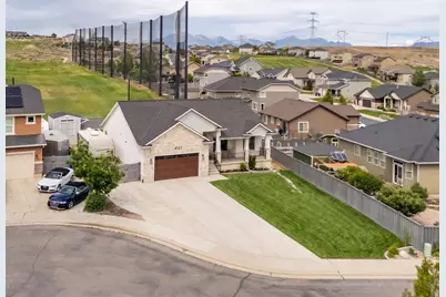 4143 E Berkshire Ln N, Eagle Mountain, UT 84005 - Photo 3