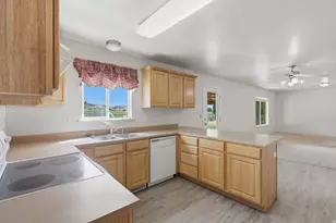 658 S 350 E, Santaquin, UT 84655 - Photo 7