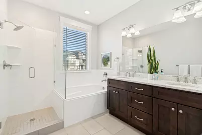 10422 S Beetdigger Blvd, Sandy, UT 84070 - Photo 15