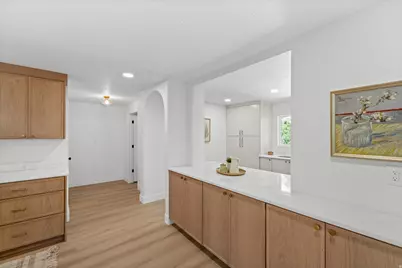 2096 E Linden Cir S, Holladay, UT 84121 - Photo 9