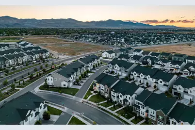 4448 W Defender Dr S, Herriman, UT 84096 - Photo 33