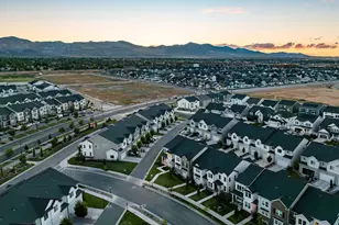 4448 W Defender Dr S, Herriman, UT 84096 - Photo 33
