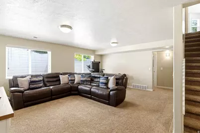 1253 W Carston Ct, Farmington, UT 84025 - Photo 23